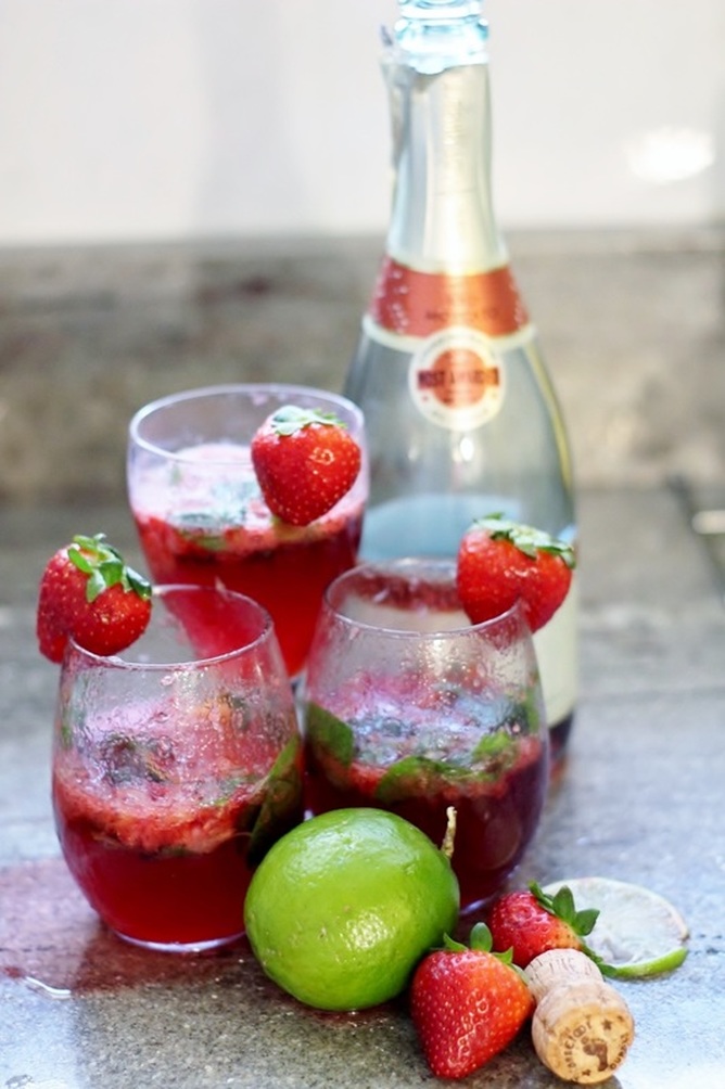 Barefoot Bubbly Red Strawberry Mojito
