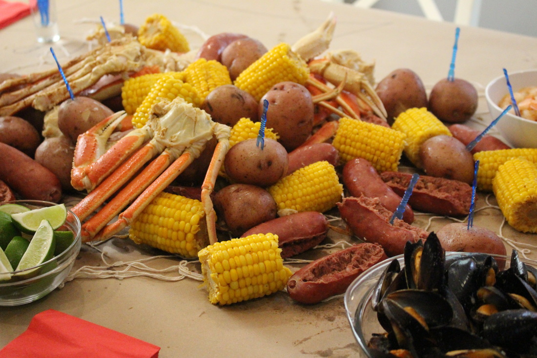 Alicia Gibbs: Joe's Crab Shack at Home: How to Host a Crab Boil #chicafashionblog