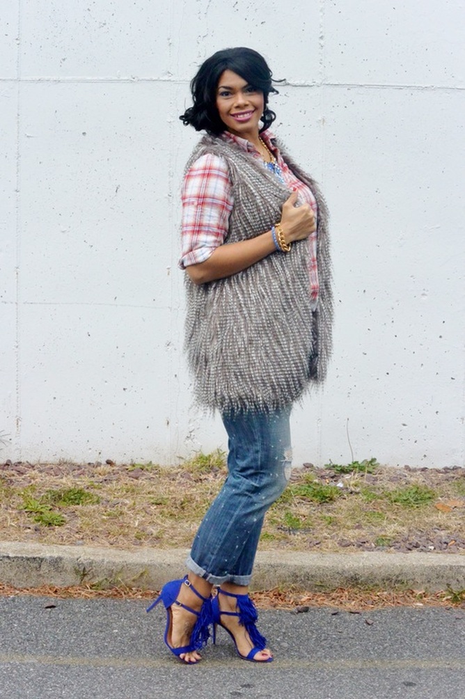 Fall Outfit: Faux Fur Vest, Flannel Button Down + Boyfriend Jeans #ChicaFashionBlog