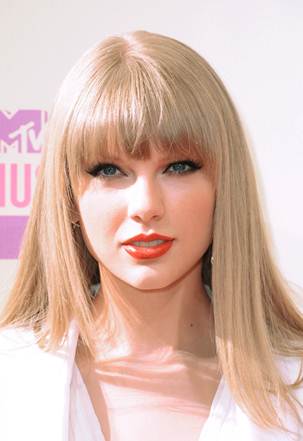 Taylor Swift’s MTV VMA Red Carpet Look by Lorrie Turk
