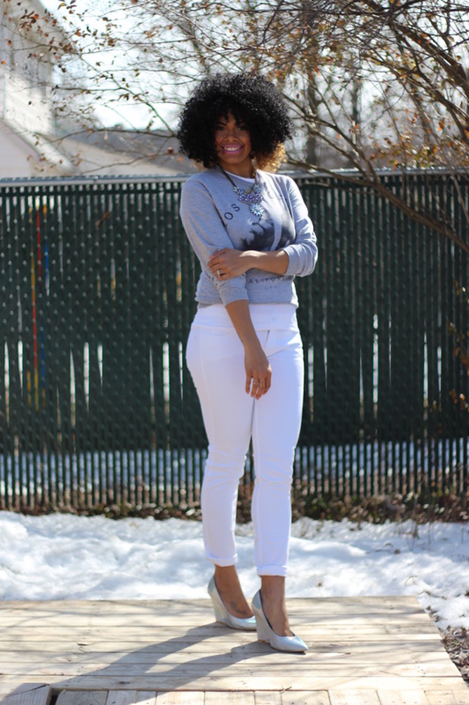 Alicia Gibbs: What to Wear with Holographic Shoes: White Jeans + Graphic Sweat Shirt #ChicaFashionBlog