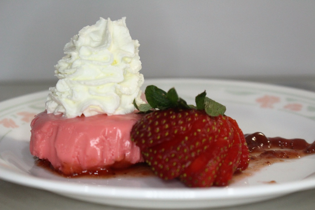 Easter Dessert: La Lechera Strawberry Cheesecake Gelatin #chicafashionblog