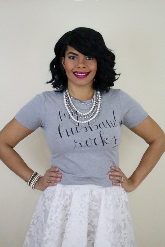 Valentine's Date Outfit: Graphic Tee + Lace Skater Skirt #chicafashionblog