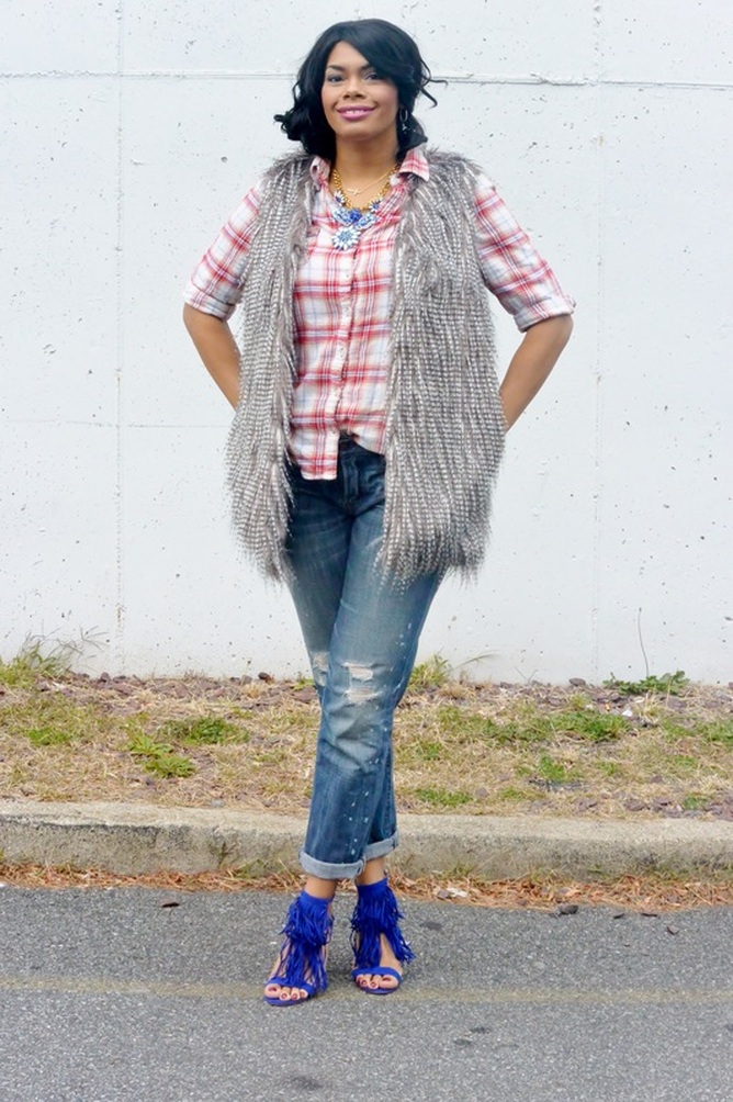 Fall Outfit: Faux Fur Vest, Flannel Button Down + Boyfriend Jeans #ChicaFashionBlog