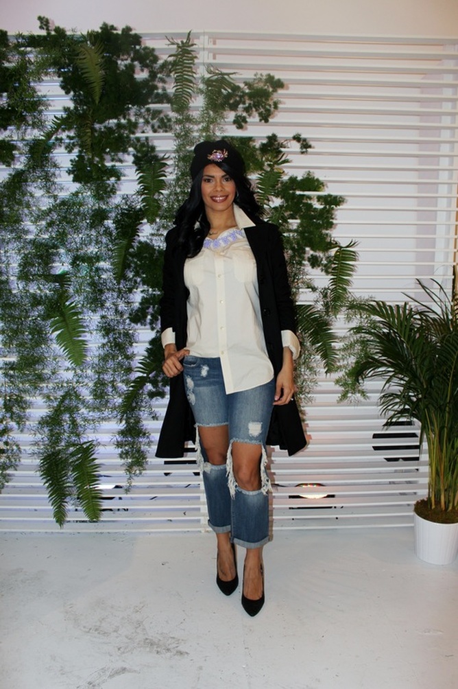 Alicia Gibbs: Long Wool Coat + Men's Button Down + Cut-Out Boyfriend Jeans #ChicaFashionBlog