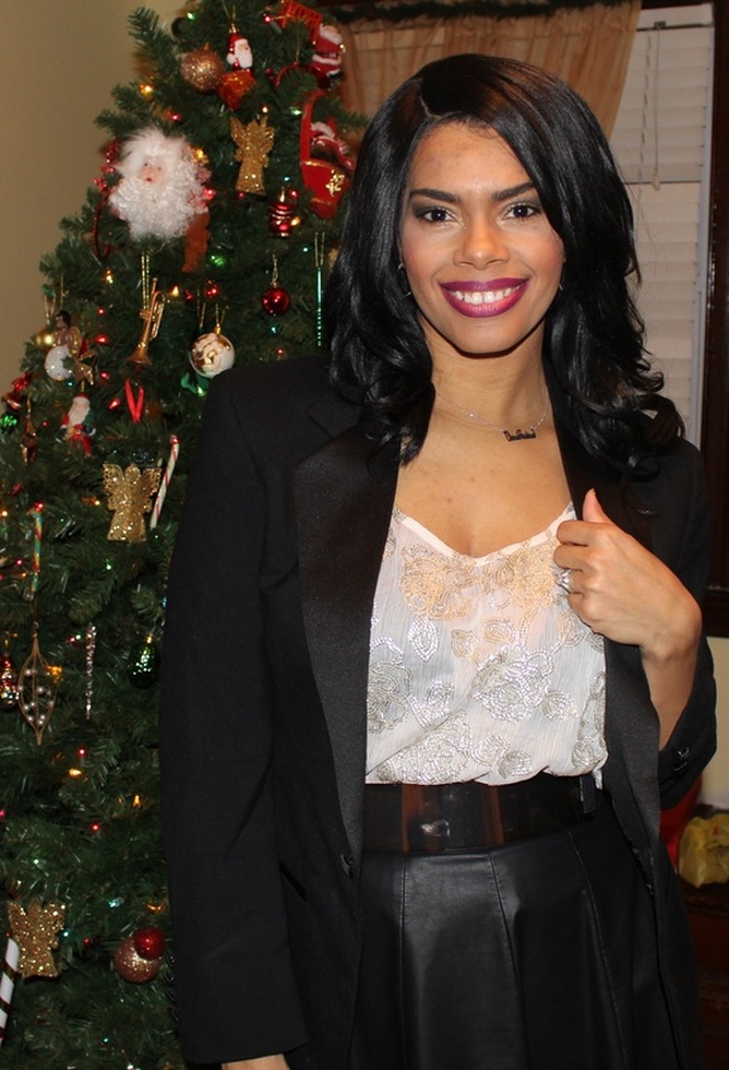 Alicia Gibbs: New Year's Eve: Tuxedo Blazer + Faux Leather Skater Skirt #ChicaFashionBlog