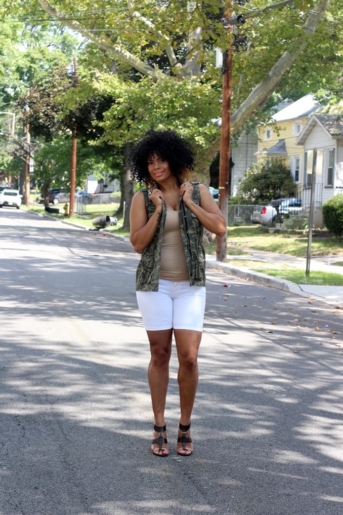 See You soon Summer: Military Camo Vest + White Bermuda Shorts