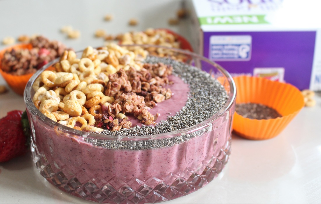 Quick + Easy 5 Ingredient Smoothie Bowl #ad #LoveAncientGrains #chicafashionblog