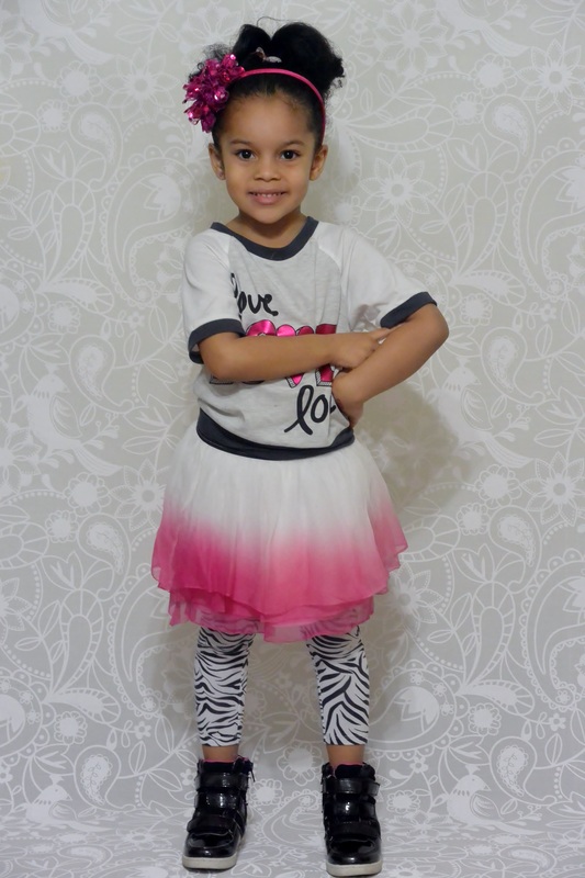 Chica Fashion: Mini Chica Fashion: Graphic Tee + Pink Ombre Tulle Skirt