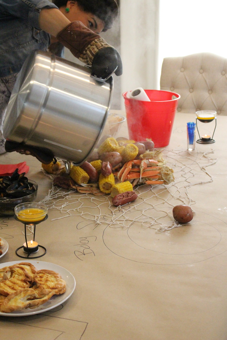 Alicia Gibbs: Joe's Crab Shack at Home: How to Host a Crab Boil #chicafashionblog