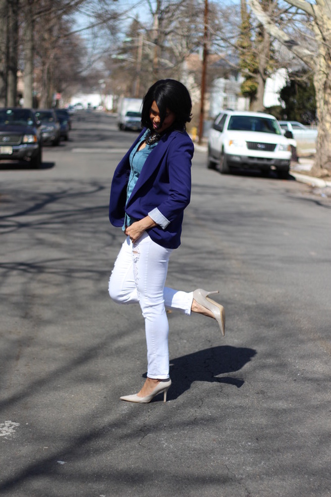 Alicia Gibbs: 3 Tips on How to Wear White Jeans with a Blazer #ChicaFashionBlog