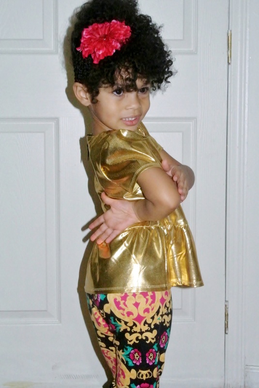 Chica Fashion: Wordless Wednesday: Mini Chica Fashion: Lost Files: Gold Peplum + Damask Print Pants