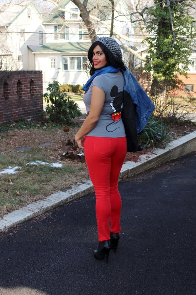 Alicia Gibbs: Mickey Mouse Graphic Tee + Red Skinny Jeans #ChicaFashionBlog