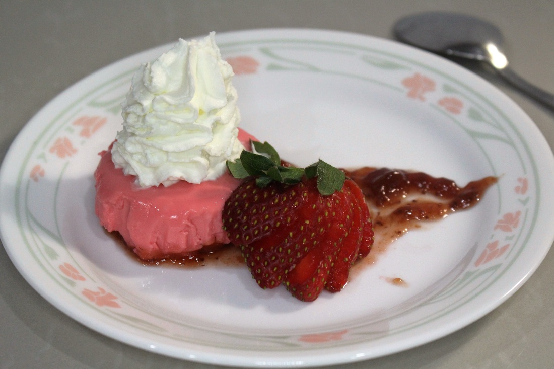 Easter Dessert: La Lechera Strawberry Cheesecake Gelatin #chicafashionblog