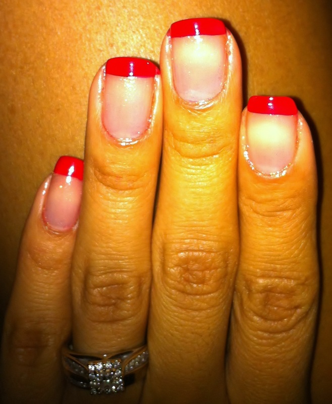 chica_fashion_french_manicure