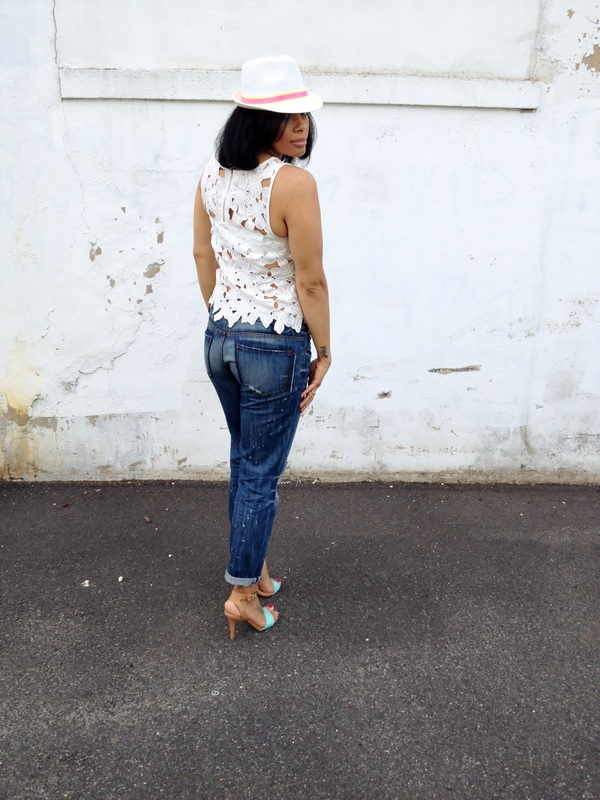 Alicia Gibbs: Chica Fashion: Crochet Cropped Tank + Boyfriend Jeans
