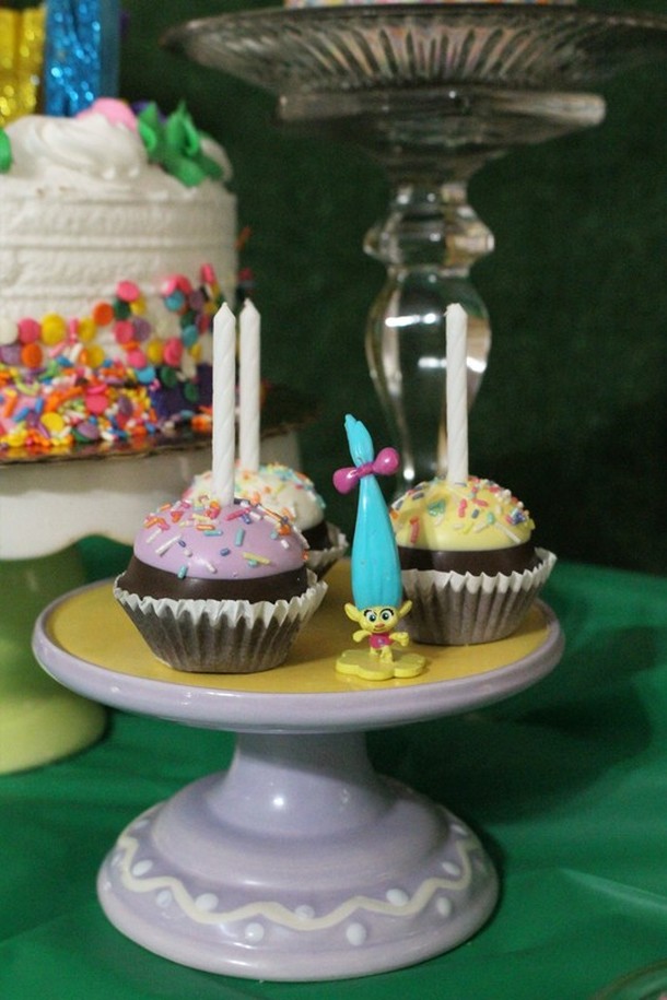 Naliya's 7th Birthday: Dreamworks Trolls Party - Brownie Pops #chicafashionblog