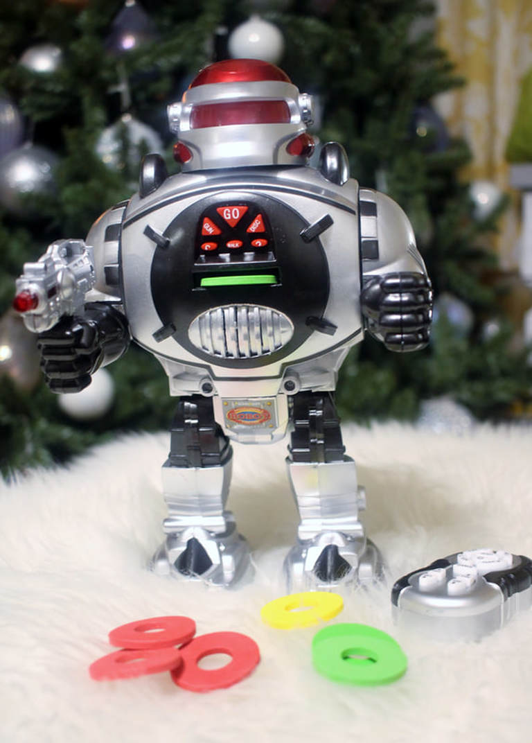 GIFT FROM THE THREE KINGS: REMOTE CONTROL RC ROBOT + GIVEAWAY #AD #ALICIAEVERAFTER