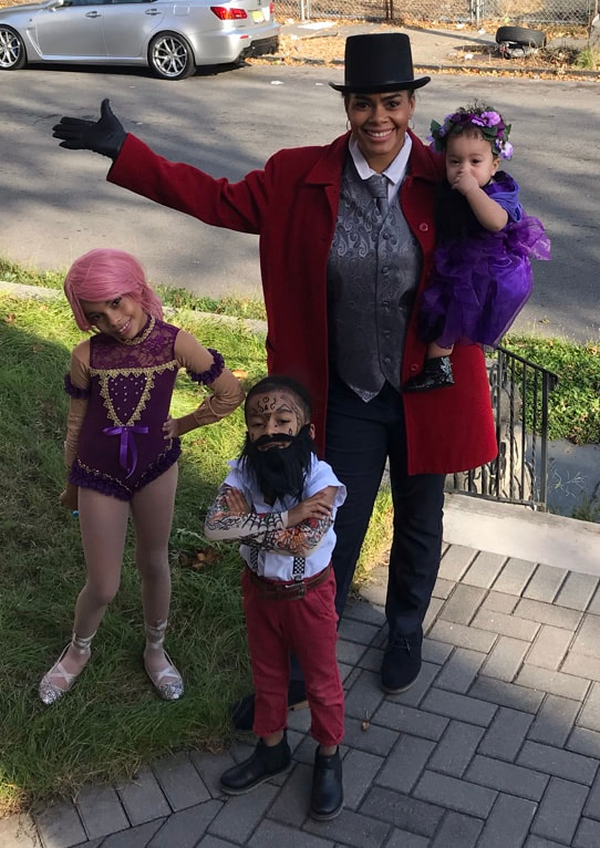 DIY Family Themed Costume: The Greatest Showman