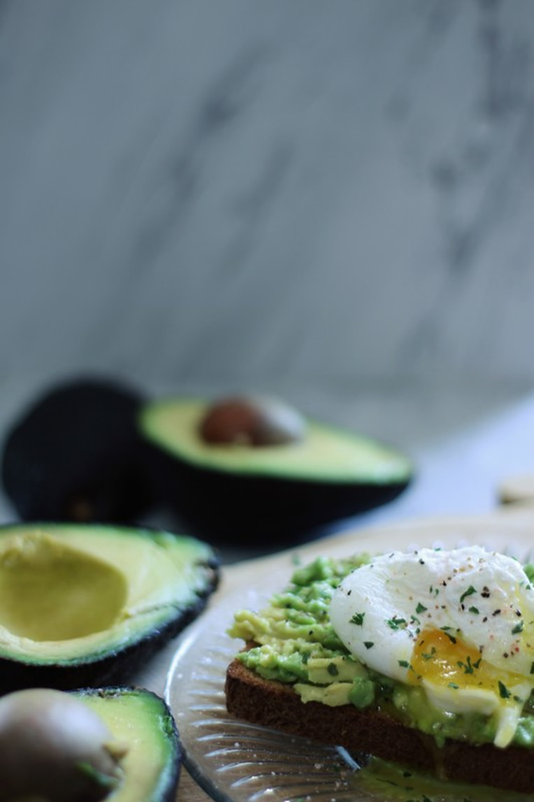 THE BEST FOOD TO EAT WHILE PREGNANT + NURSING: HASS AVOCADOS #sponsored